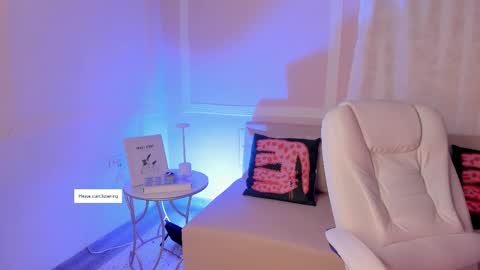 Lia online show from February 2026 12:11:01 PM