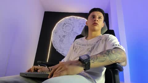 Liam Smith online show from November 2025 12:28:02 PM