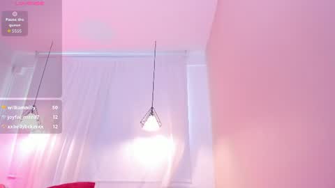 Lia Bell online show from June 2026 07:05:01 PM