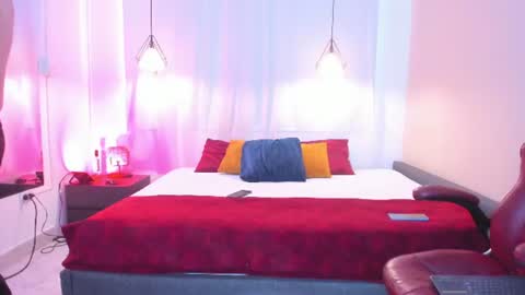Lia Bell online show from July 2026 07:07:01 PM