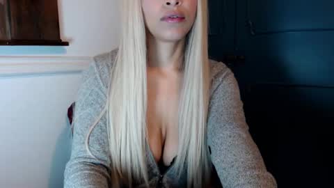 Lia Divina online show from February 2026 06:45:02 AM