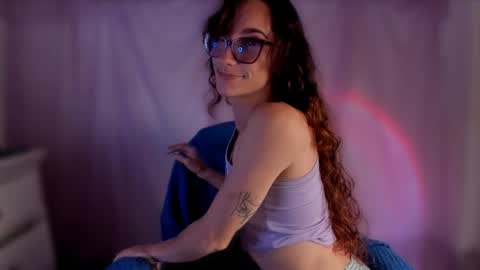 Snapshot of liahilton_ chatting on May 2026 02:44:02 PM lh6 9c online show from May 2026 02:44:02 PM