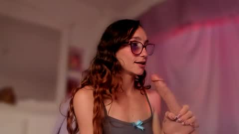 Snapshot of liahilton_ chatting on June 2026 02:21:02 PM lh6 9c online show from June 2026 02:21:02 PM