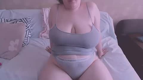 Snapshot of liahsofty chatting on June 2026 12:40:01 PM miss Lia colection for travel online show from June 2026 12:40:01 PM
