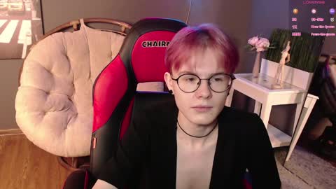 Snapshot of liam_blair chatting on June 2026 05:44:01 AM LIAM online show from June 2026 05:44:01 AM