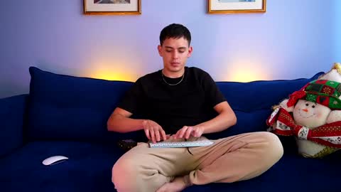 Snapshot of liam_enzho chatting on December 2024 07:58:02 PM Liam online show from December 2024 07:58:02 PM