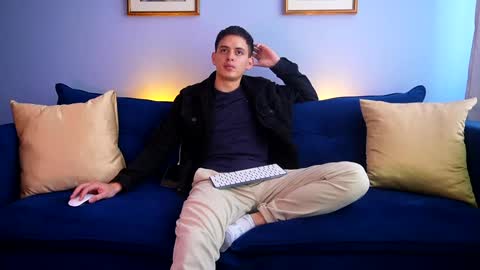 Snapshot of liam_enzho chatting on December 2024 06:03:02 PM Liam online show from December 2024 06:03:02 PM