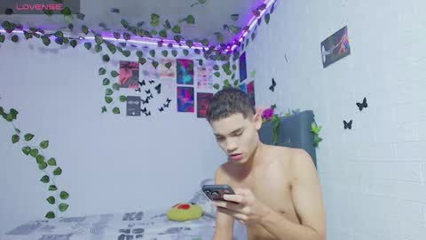 Snapshot of liam_honey18 chatting on October 2025 09:32:02 AM liam_honey18 online show from October 2025 09:32:02 AM