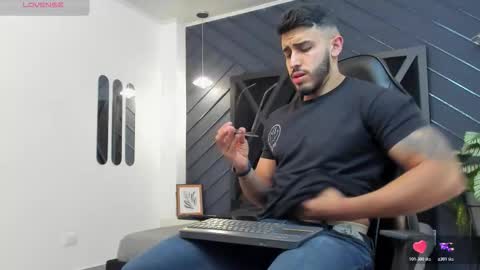 LIAM KLEIN online show from November 2025 11:10:02 AM