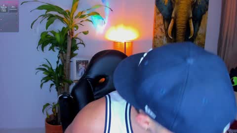 liam online show from February 2025 03:32:02 AM