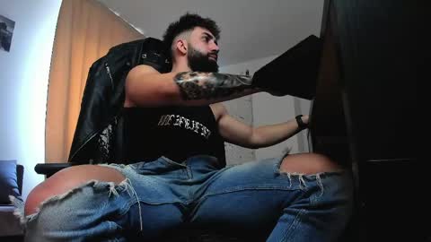 Snapshot of liamaesthetic chatting on April 2026 07:45:01 AM Liam online show from April 2026 07:45:01 AM