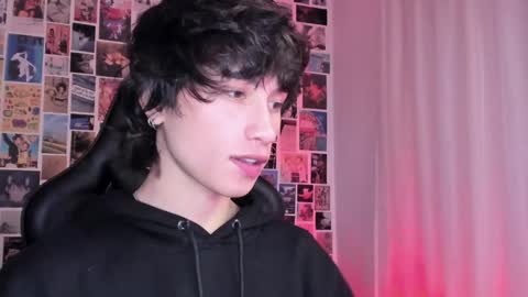 Snapshot of liamelf chatting on January 2025 03:32:02 AM Liam online show from January 2025 03:32:02 AM