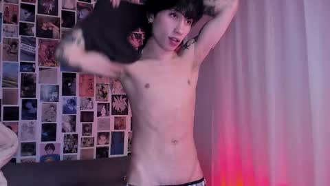 Snapshot of liamelf chatting on February 2025 08:06:02 AM Liam online show from February 2025 08:06:02 AM