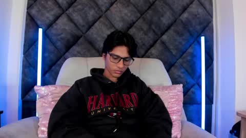 Liam twink big dick online show from June 2026 11:34:02 AM