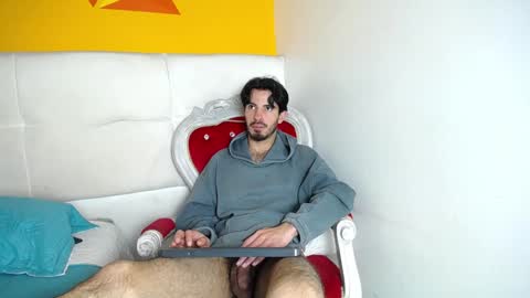 LiamLuxe online show from December 2024 06:21:01 PM