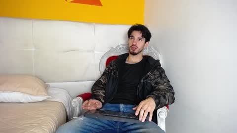 LiamLuxe online show from December 2024 12:18:02 PM