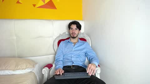 LiamLuxe online show from December 2024 12:49:01 PM