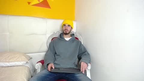 LiamLuxe online show from December 2024 06:53:01 PM