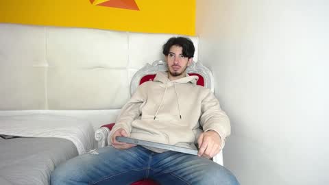LiamLuxe online show from January 2025 12:13:02 PM