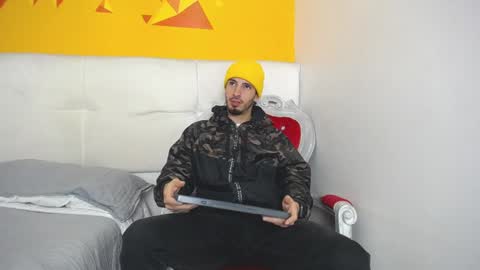 LiamLuxe online show from February 2025 06:56:02 PM