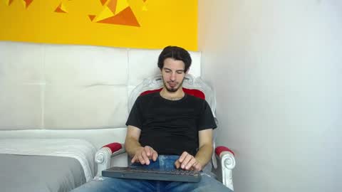 LiamLuxe online show from February 2025 12:50:01 PM