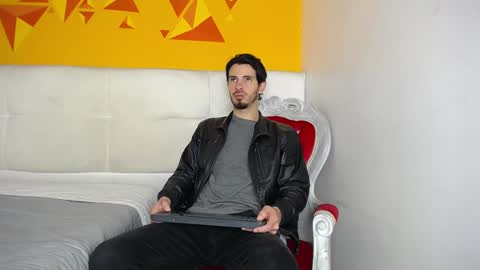 LiamLuxe online show from February 2025 12:17:02 PM