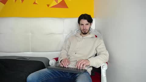LiamLuxe online show from February 2025 12:27:01 PM