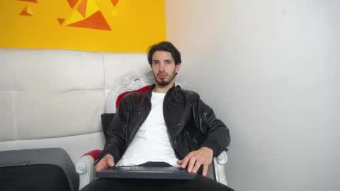 LiamLuxe online show from February 2025 12:47:01 PM