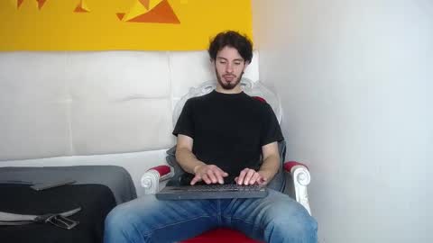 LiamLuxe online show from February 2025 03:43:01 PM