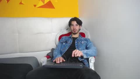 LiamLuxe online show from February 2025 03:31:02 PM