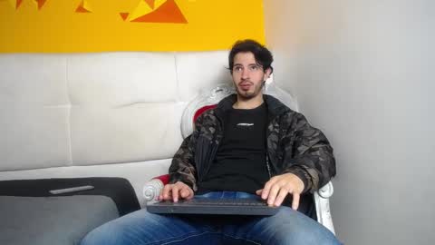 LiamLuxe online show from February 2025 12:42:01 PM