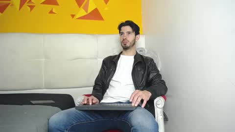 LiamLuxe online show from March 2025 01:03:01 PM