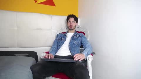 LiamLuxe online show from March 2025 12:15:02 PM