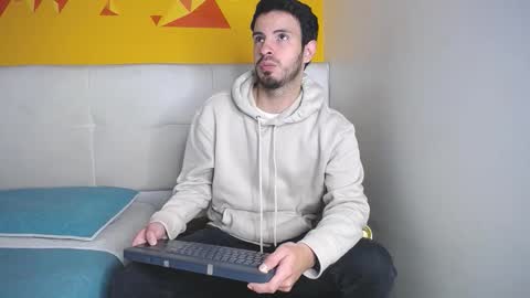 LiamLuxe online show from October 2025 01:42:02 PM