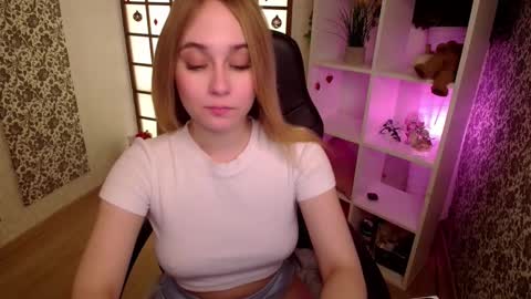 Snapshot of liana_bright chatting on January 2025 05:35:01 AM Liana online show from January 2025 05:35:01 AM