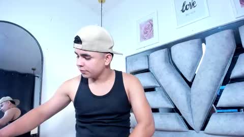 lianfox_ online show from March 2026 12:19:01 PM