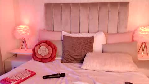 Liora online show from July 2026 10:14:02 PM