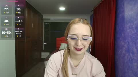 Lia Roberts online show from December 2024 12:03:01 PM