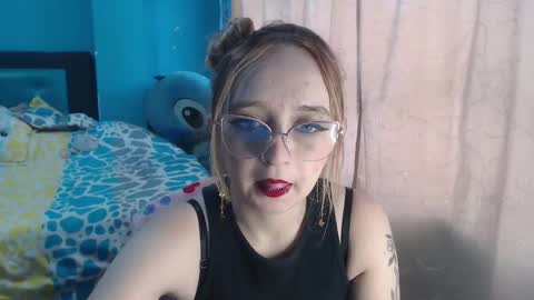 Lia Roberts online show from February 2025 12:03:02 PM