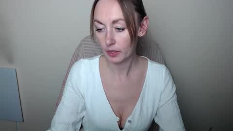 Lia online show from April 2026 12:16:02 PM