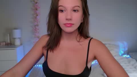 Lia online show from March 2026 06:29:02 PM