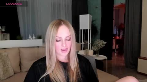 Snapshot of libby_nora chatting on February 2025 03:17:02 PM Libby online show from February 2025 03:17:02 PM