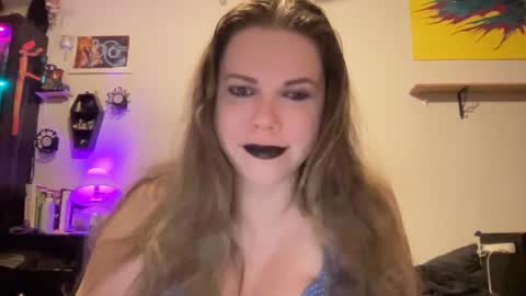 Snapshot of libbydeetzxxx chatting on January 2025 04:58:02 AM Libby Deetz online show from January 2025 04:58:02 AM