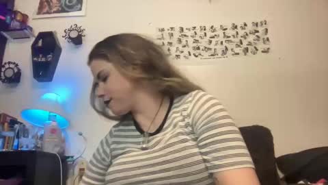 Snapshot of libbydeetzxxx chatting on February 2025 10:15:02 AM Libby Deetz online show from February 2025 10:15:02 AM