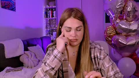 libra_mia online show from October 2025 12:12:02 PM