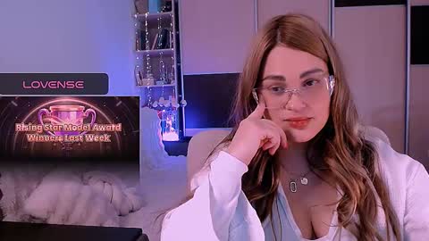 libra_mia online show from February 2026 04:55:02 PM