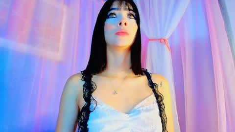 Valentina Hall online show from May 2026 11:38:02 AM