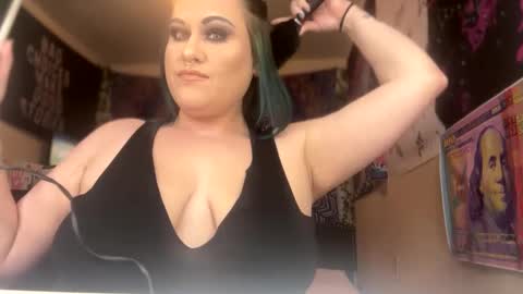 Snapshot of lickmelolliee chatting on December 2024 12:14:02 PM AllieAustyn online show from December 2024 12:14:02 PM