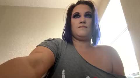 Snapshot of lickmelolliee chatting on February 2025 05:42:01 PM AllieAustyn online show from February 2025 05:42:01 PM