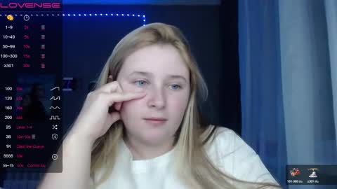 light_lunaa online show from November 2025 12:04:02 PM